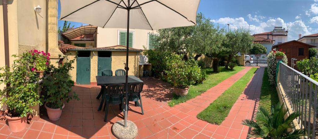 La Casina Dell'Annetta Villa Camaiore Bagian luar foto