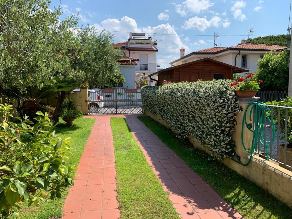 La Casina Dell'Annetta Villa Camaiore Bagian luar foto